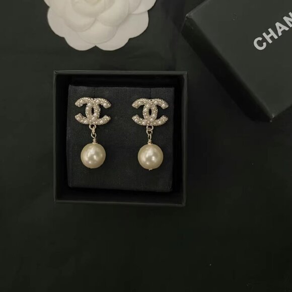 Chanel Earrings - Picture 3 of 5